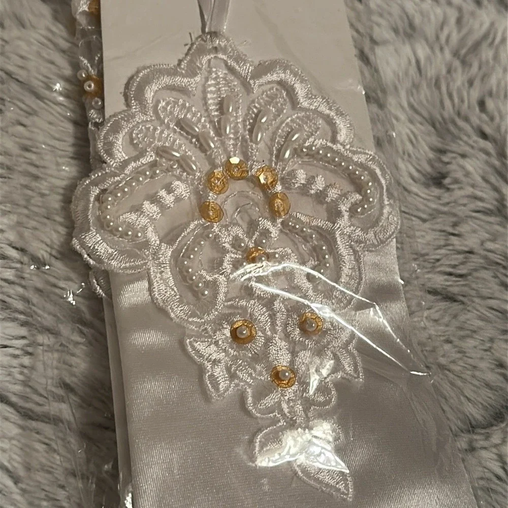 Forum Novelties Long Satin Beaded Glovelets White Lace Pearl Sequin 60605 NEW
